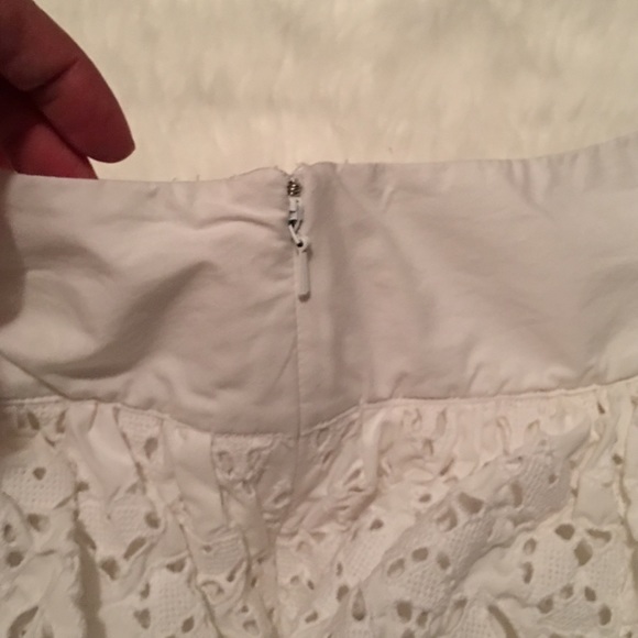 EUC Banana Republic White Eyelet Ruffle Skirt Sz 0 - Picture 4 of 8